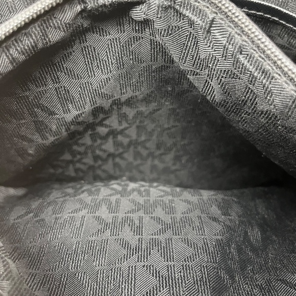 Michael Michael Kors medium monogram Shoulder Bag - Picture 9 of 13